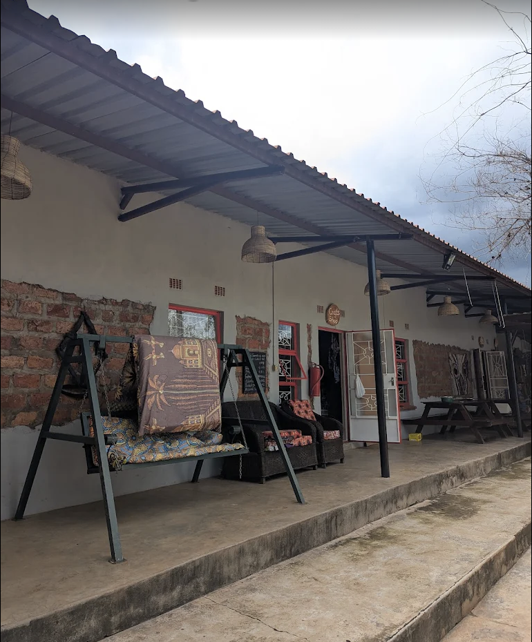 WAYI WAYI ART STUDIO & GALLERY - Image 2