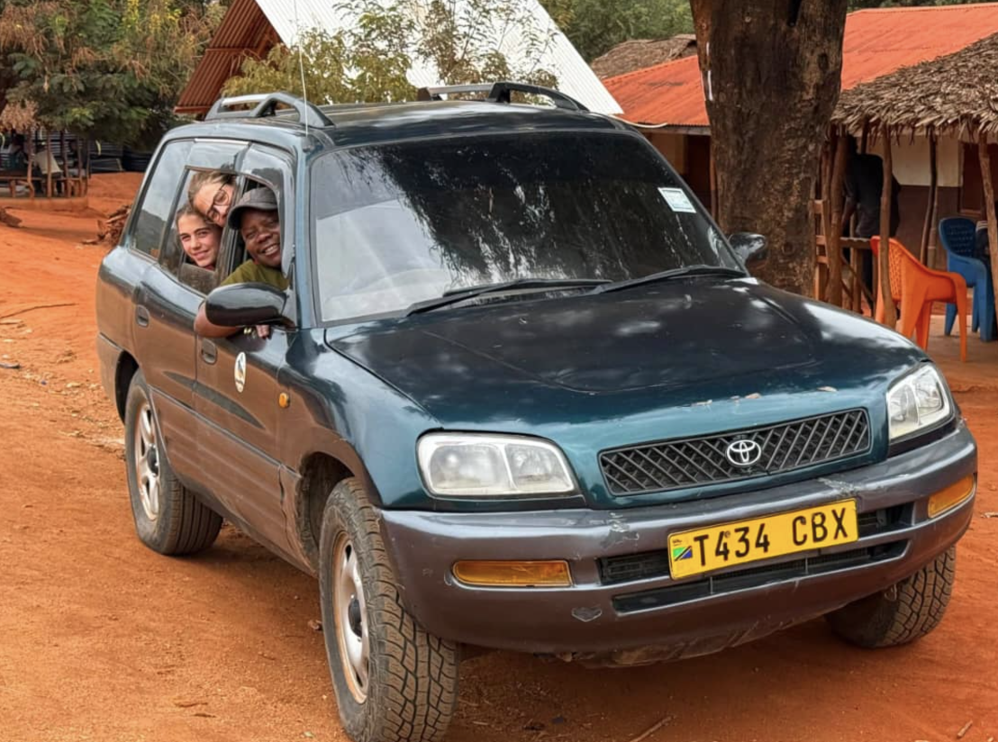 Aloyce Mkongewa Tour Guide